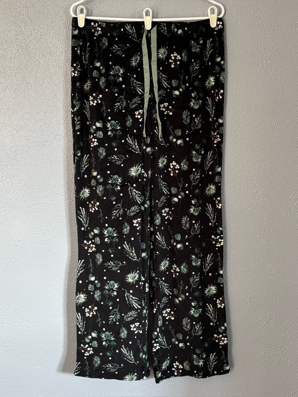 Stars Above Navy and Dark Green Winter Floral Fleece Lounge Pants Womens Size L